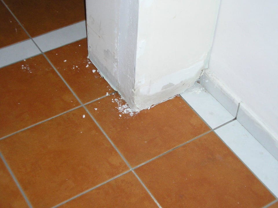 "Putz bröckelt ab! In dies..." Royal & Imperial Belvedere Hotels (Chersónisos / Hersonissos