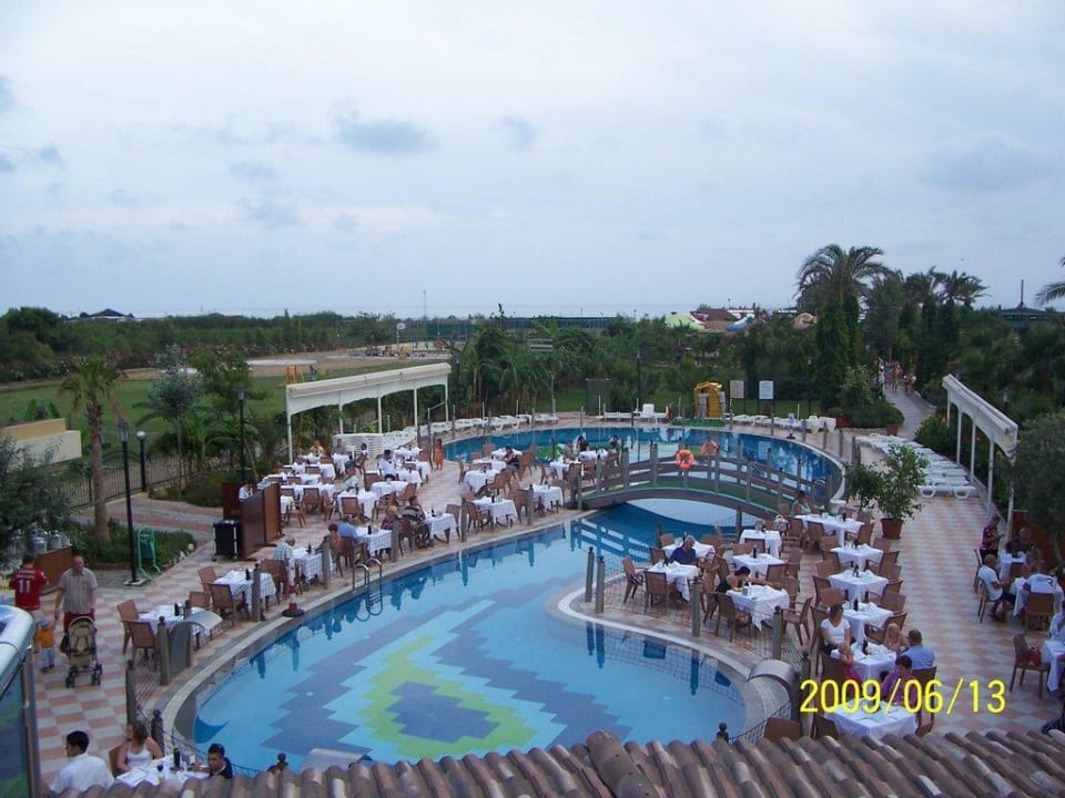 kleiner Pool und Abendbüffet Belek Beach Resort Hotel