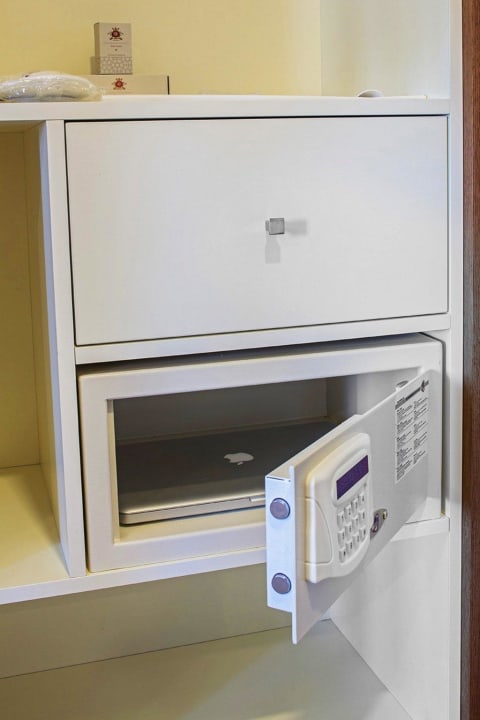 Safebox Dosso Dossi Hotels Old City