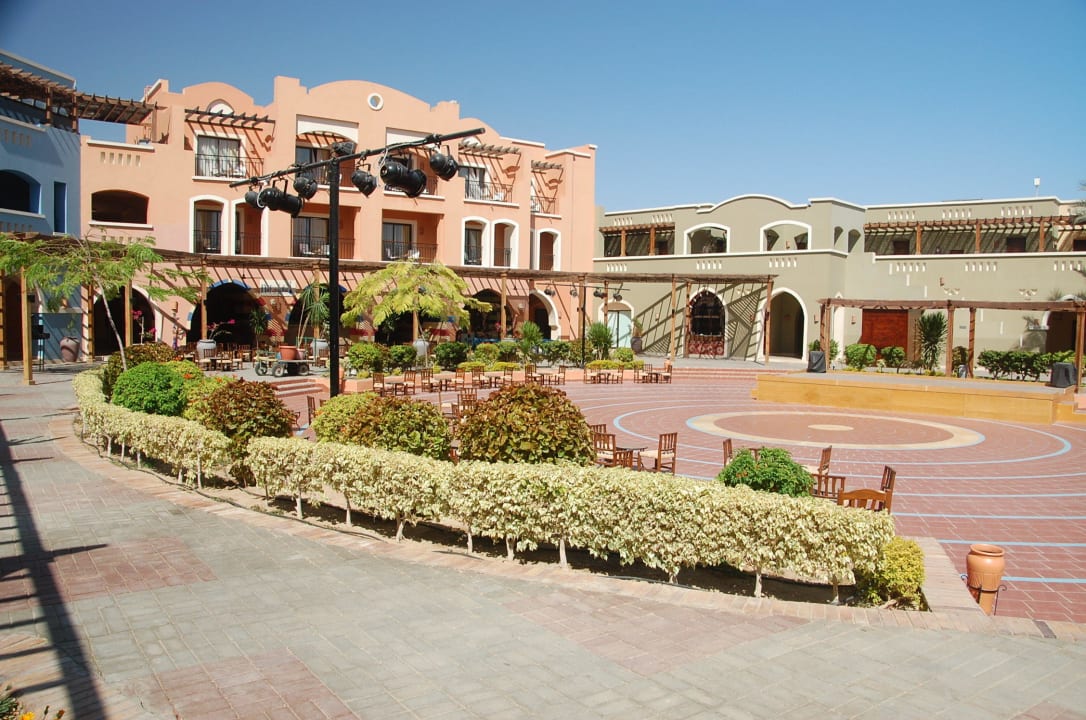 Binnen pleintje Jaz Dar EL Madina