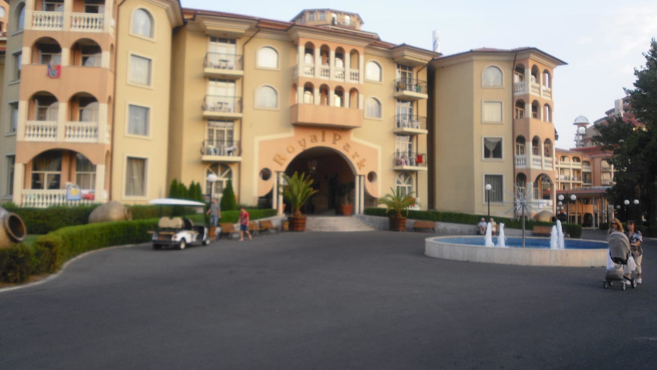 Der Haupteingang Royal Park Hotel & Aqua park
