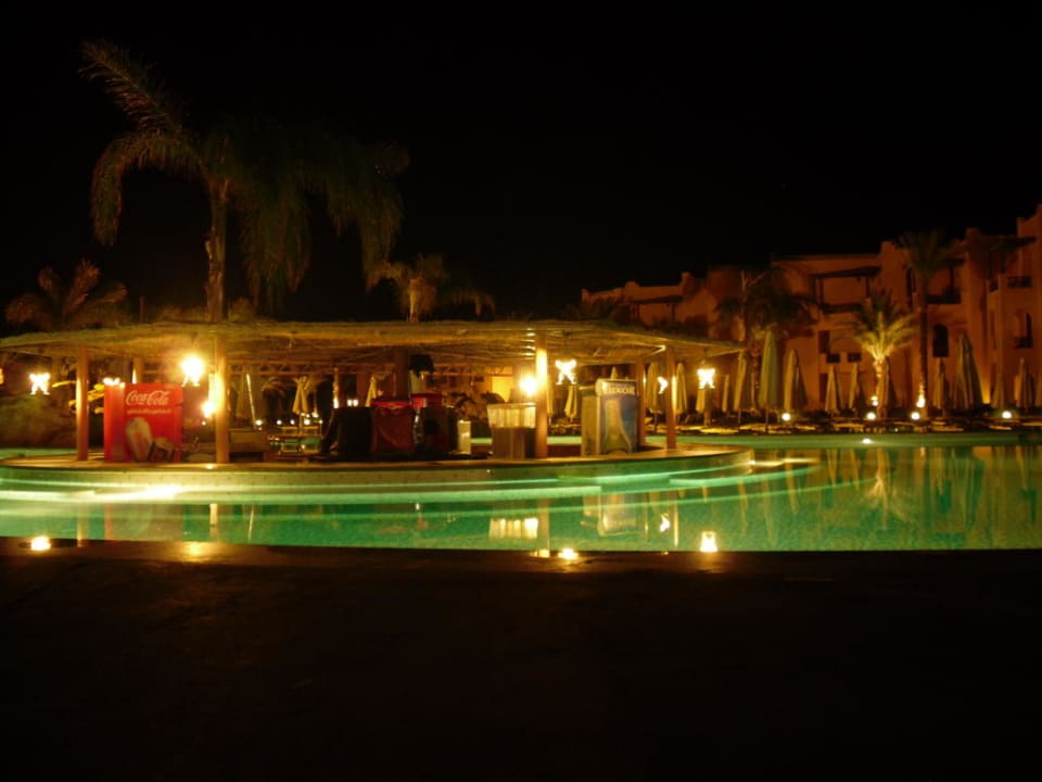 Poolbar bei Nacht Stella Beach Resort & Spa Makadi Bay
