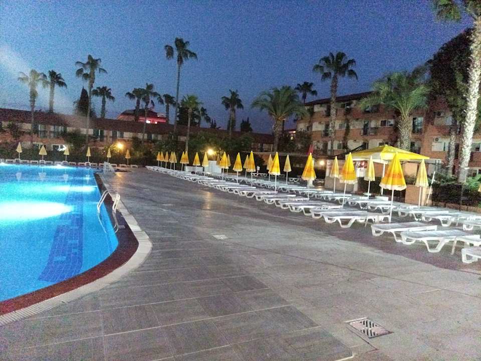 Pool Club Turtas Beach Hotel