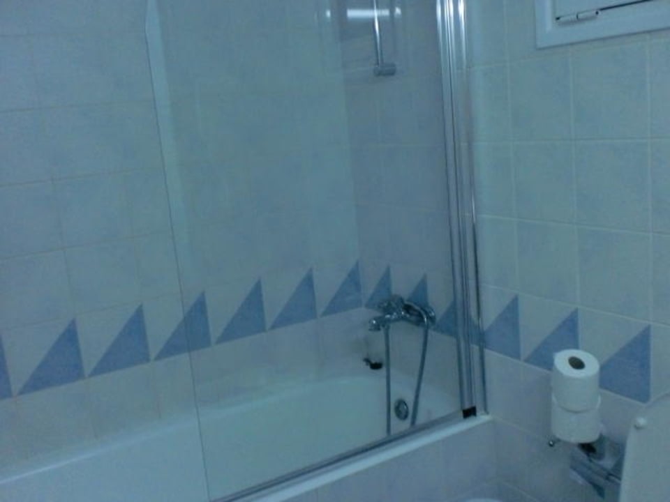 Badewanne im Zimmer 314 Grand Hotel Holiday Resort