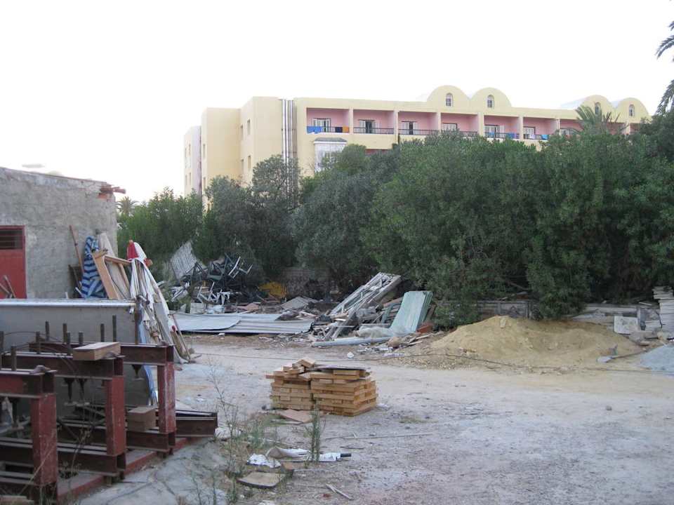 Müll, Müll, Müll Houda Golf & Beach Club