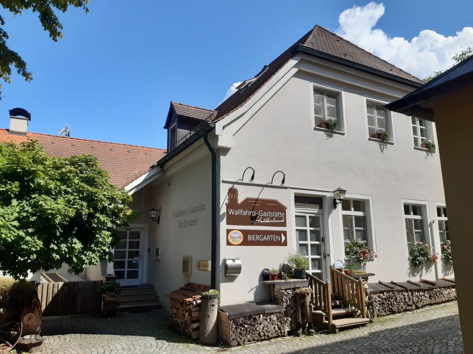 Außenansicht Wallfahrts-Gaststätte Heilbrünnl