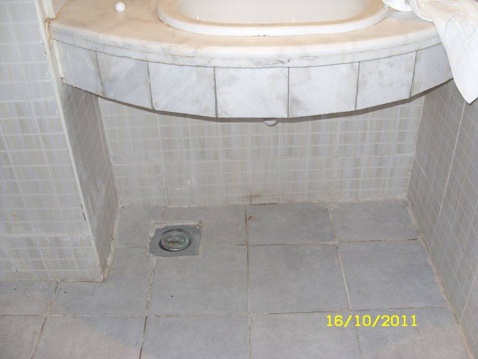 Ein Waschtisch,wo man sich nicht waschen möchte. Titanic Beach Spa & Aqua Park