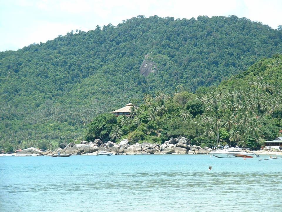 Vom Strand aus gesehen Panviman Resort Koh Phangan