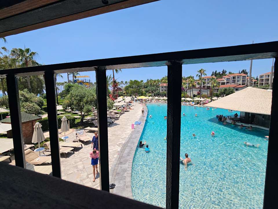 Pool Arum Barut Collection