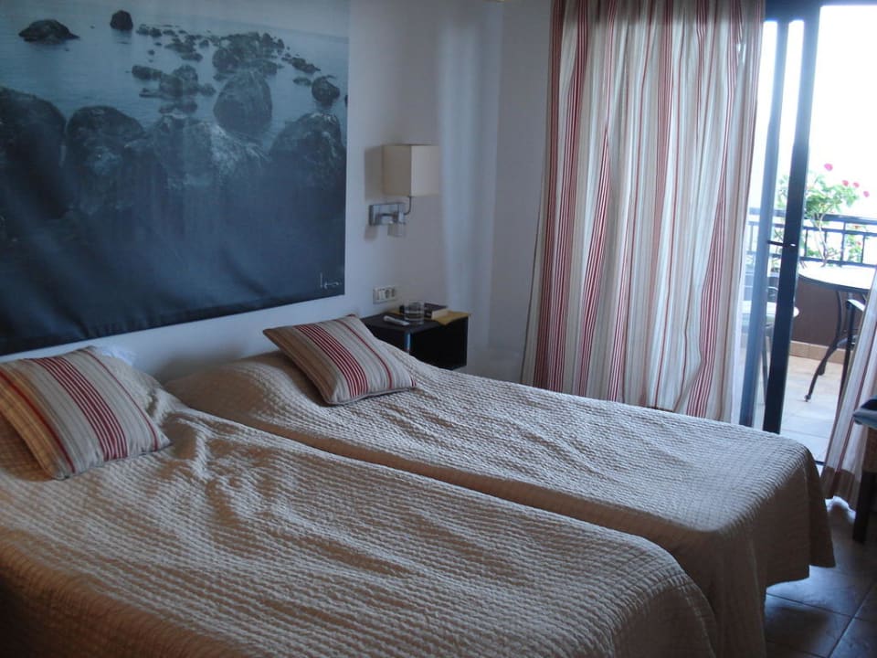 Doppelbett mit "Ritze" Chijeré Faro del Inglés