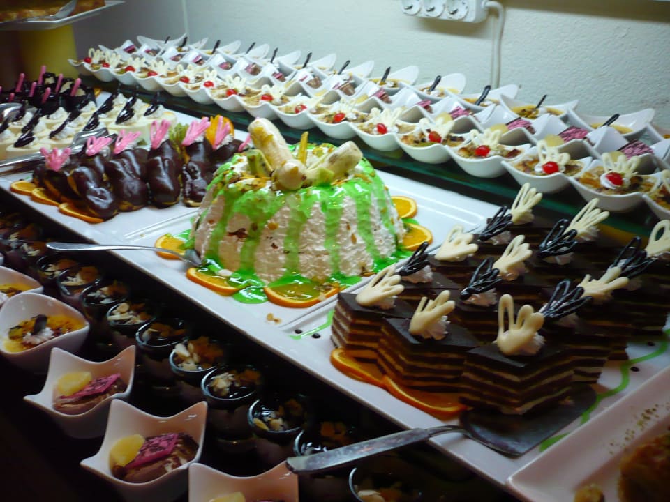 Dessert İmperial Turkiz Resort Hotel