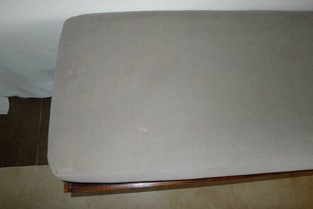 Verdreckter Betthocker Le Sivory by PortBlue Boutique - Adults only