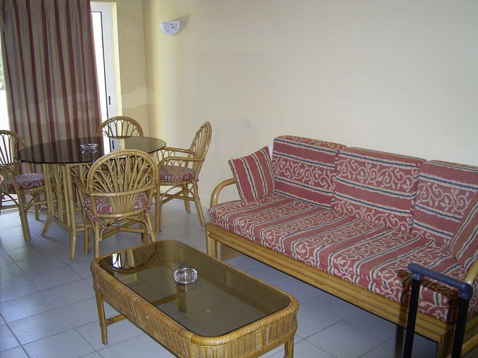 Wohnzimmerbereich Golden Club Cabanas