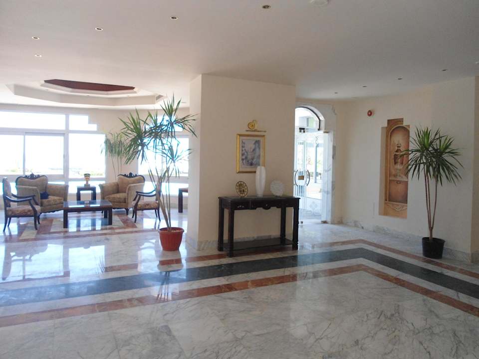 Lobby Le Mirage New Tower