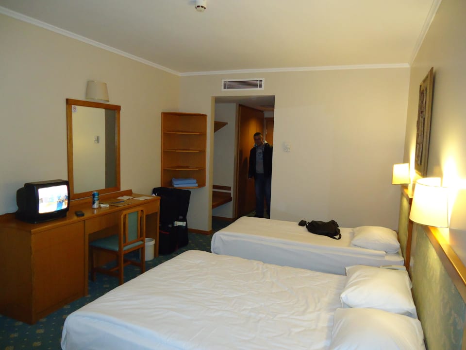 Zimmer Miramare Queen Hotel