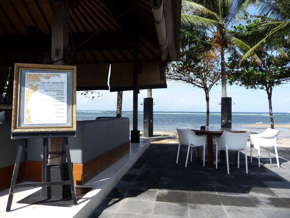 Strandbar neben dem Pool Hotel The Bali Khama