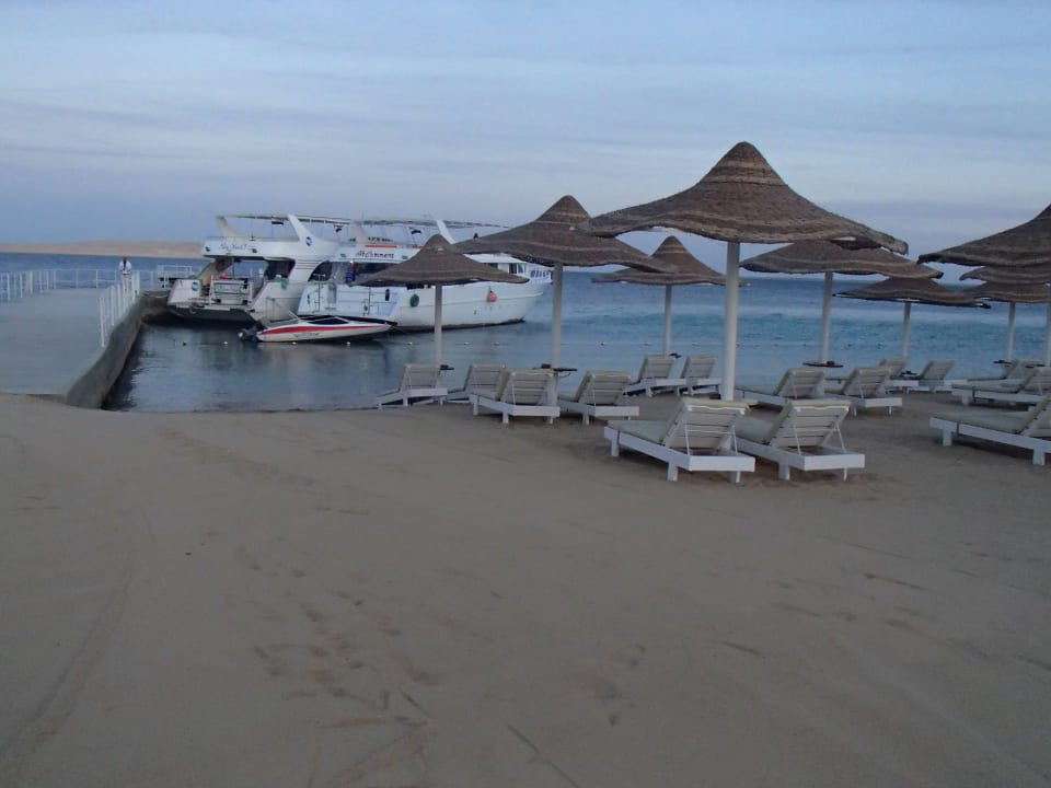 Strand Moreno Horizon Spa & Resort