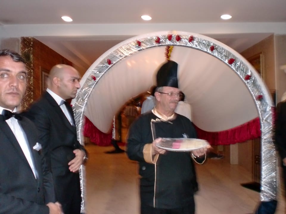 Eingang zum Hauptrestaurant Botanik Hotel & Resort