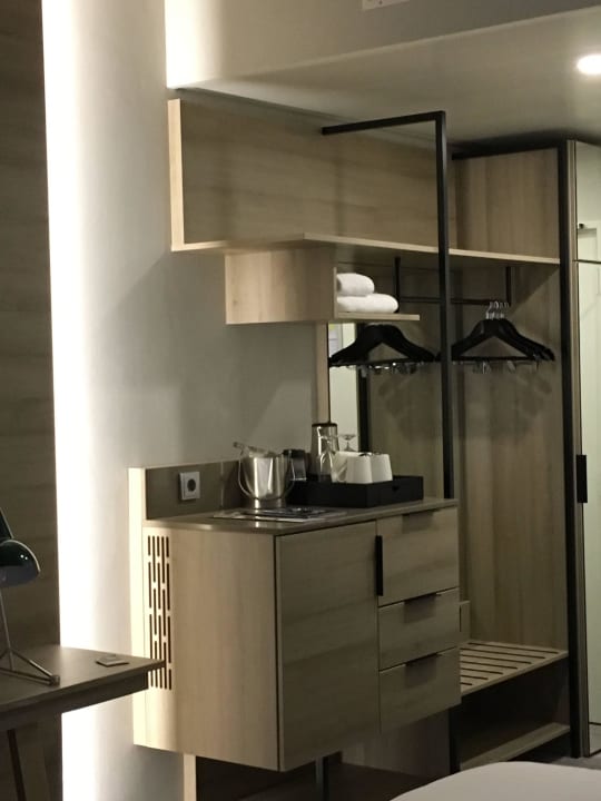 Garderobe  The Hague Marriott