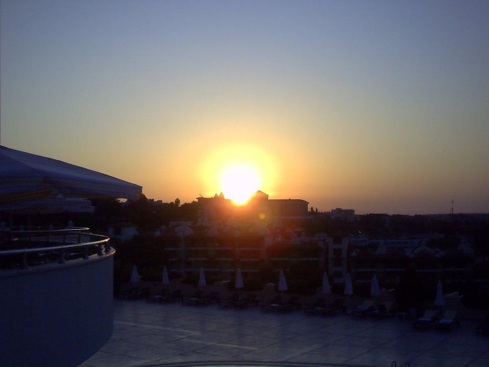 Sonnenuntergang Melas Resort Hotel
