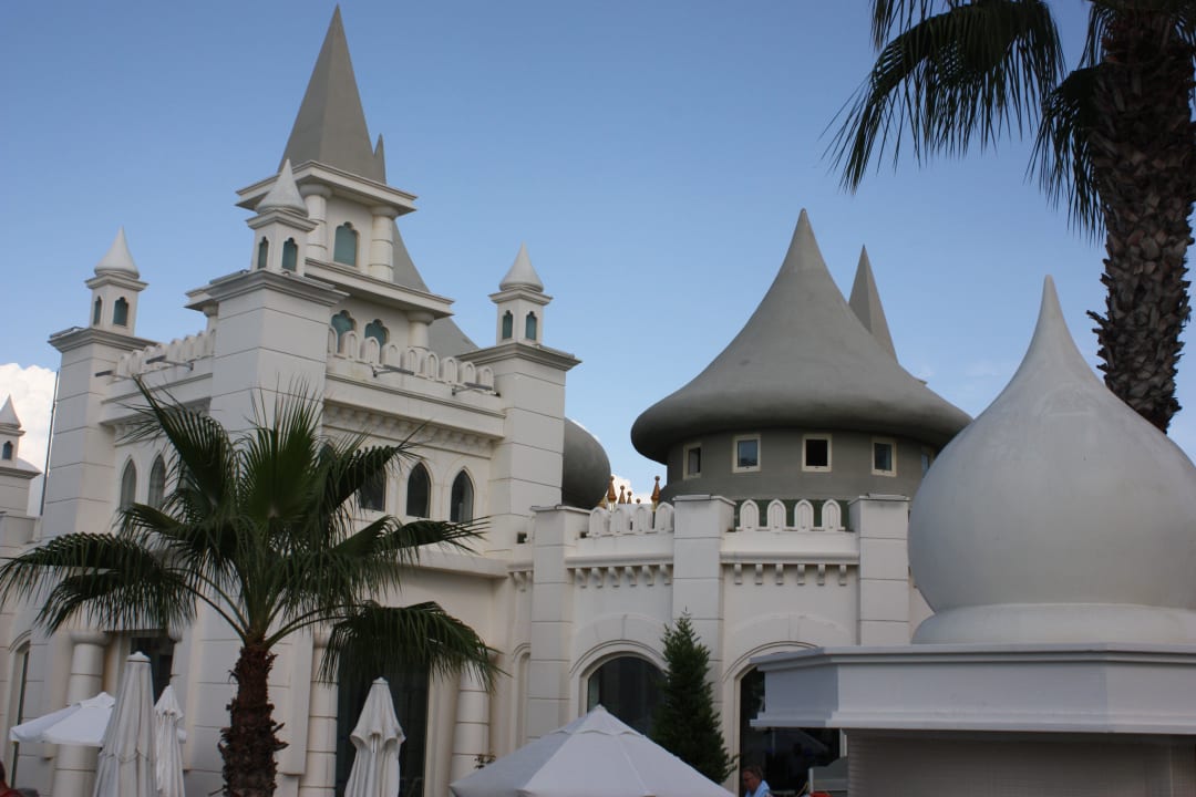 Goot Kamelya Aishen Club