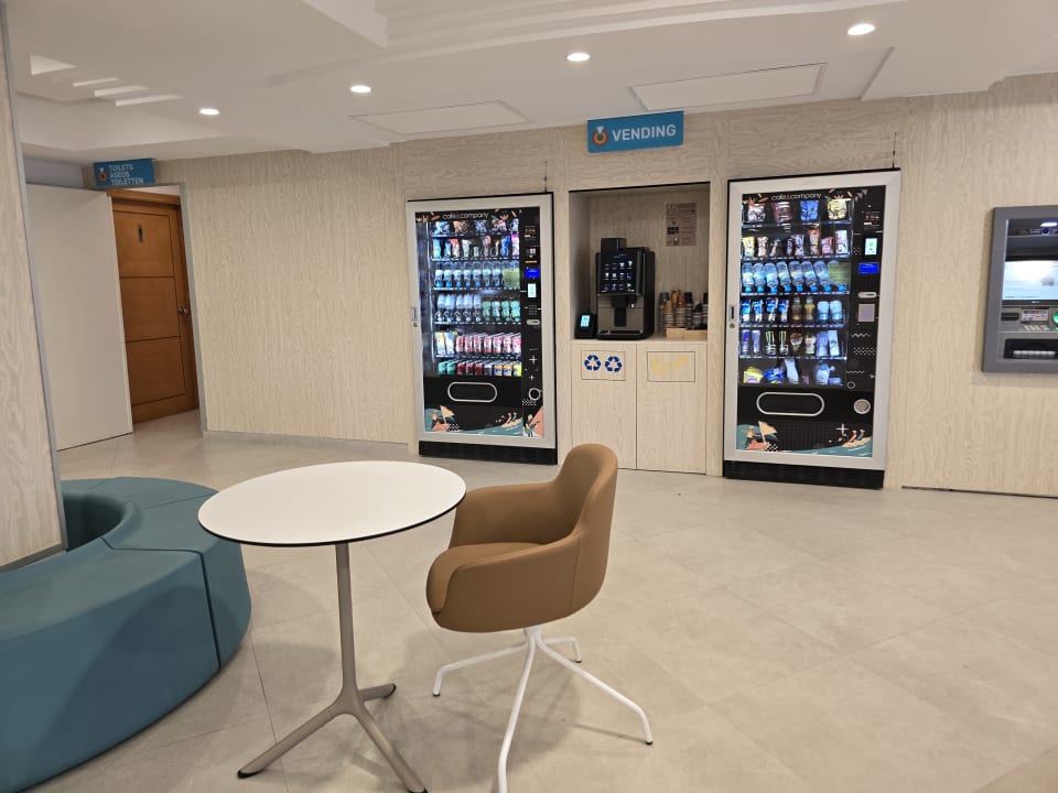 Lobby Ahoi! Urban Beach Hotel