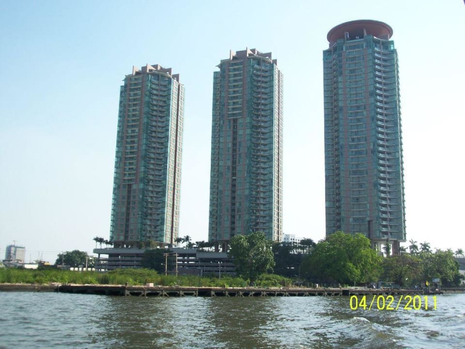 Hotelturm rechts Chatrium Hotel Riverside Bangkok