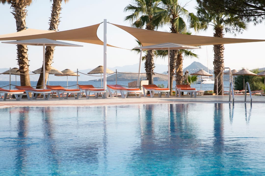 Pool Bodrum Seaside Beach Club