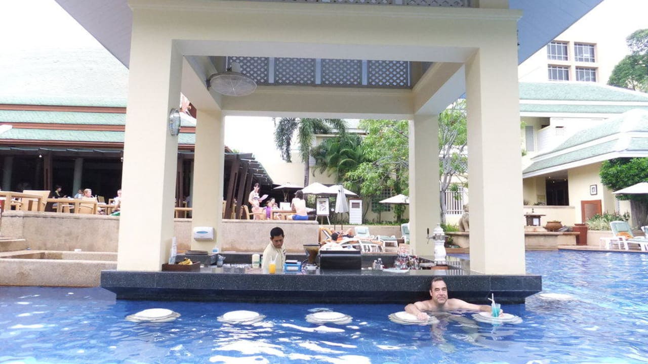 Poolbar Holiday Inn Resort Phuket