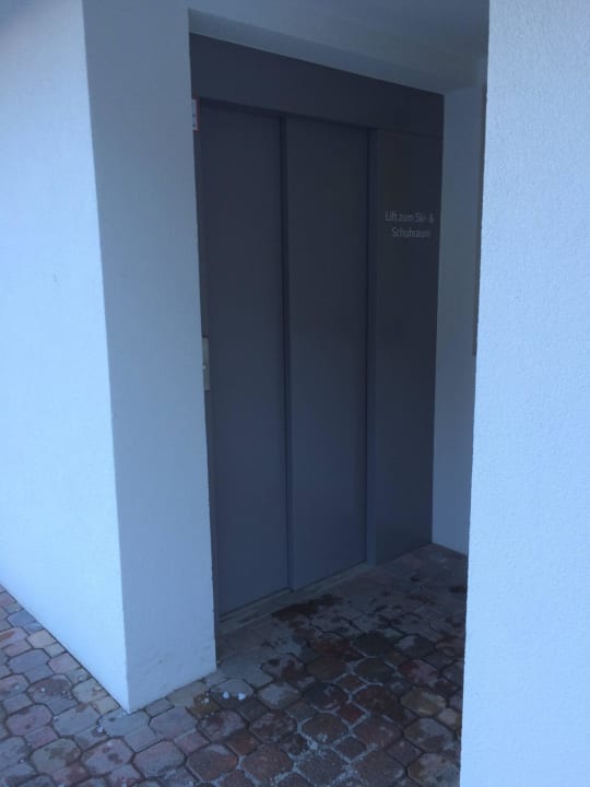 Lift in den Schikeller Auenhotel