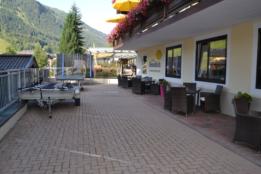 Tischtennisplatte und Trampolin Hotel Sonnblick