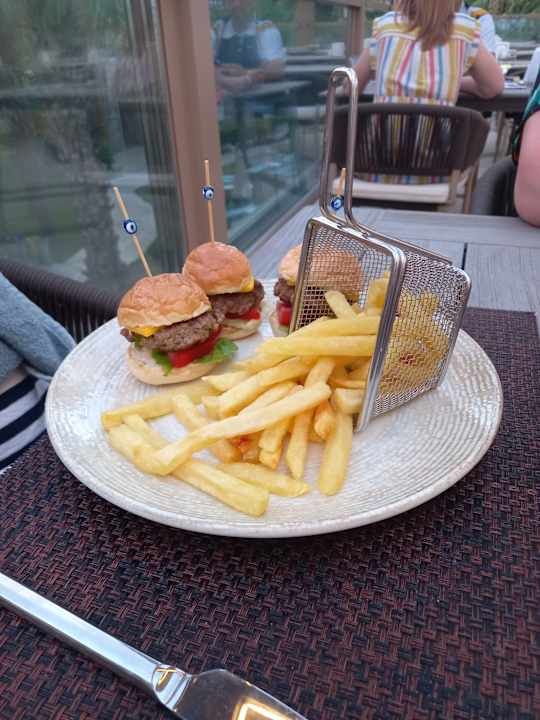 Gastro Saturn Palace Resort Hotel