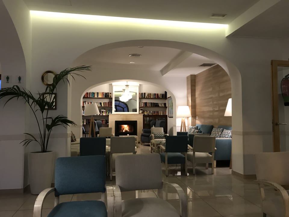 Kaminecke/Bibliothek  Hotel Marina & Wellness SPA