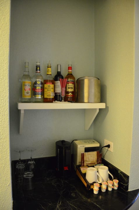 Sehr viel auswahl an der Minibar Sandals Grande Antigua