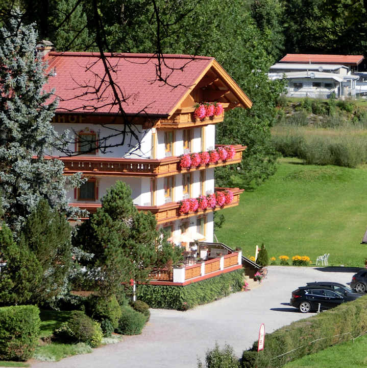 Außenansicht Hotel Tirolerhof