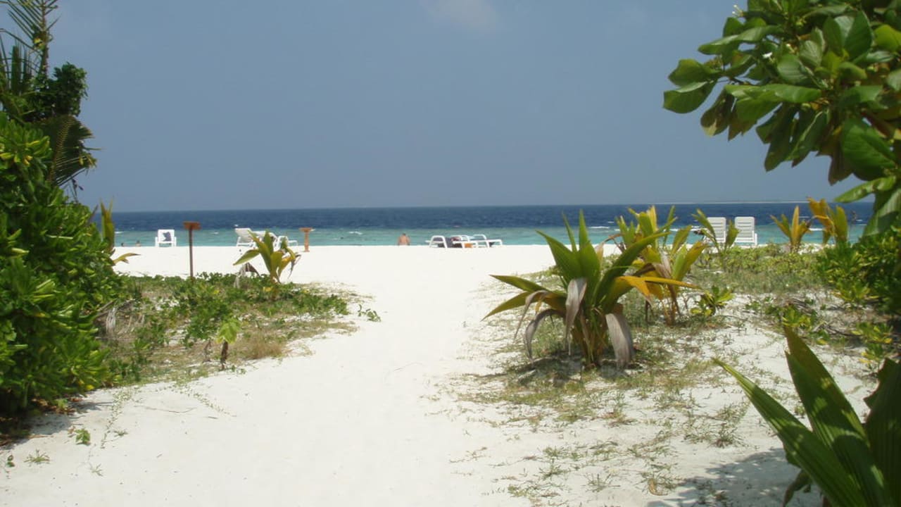 Durchgang zum Strand Adaaran Select Meedhupparu Island Resort - Premium All Inclusive