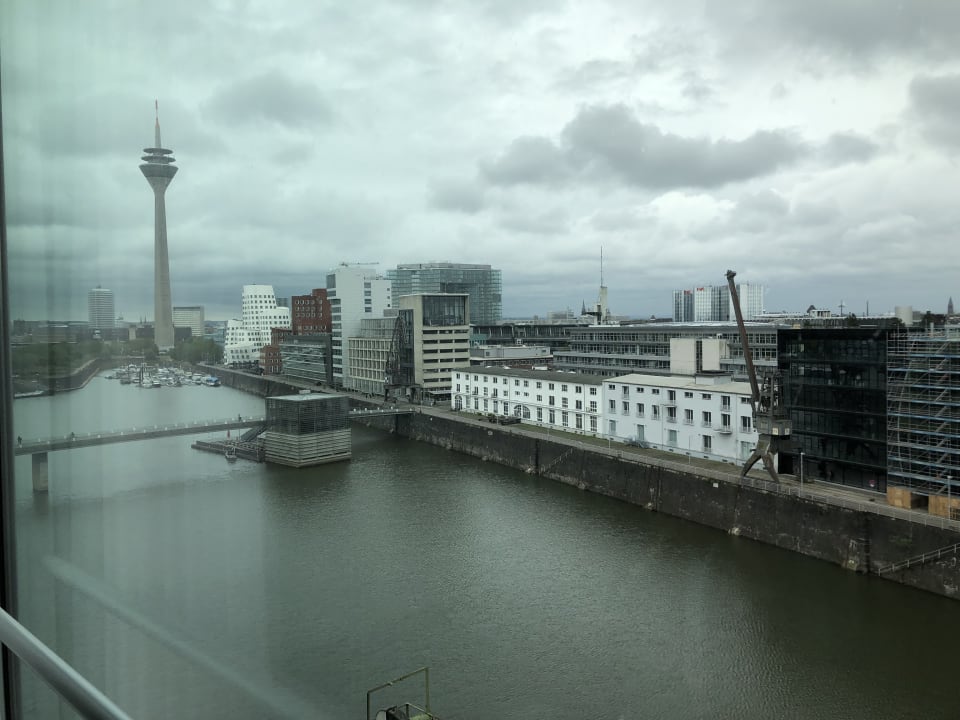 Ausblick Hotel Courtyard by Marriott Düsseldorf Hafen