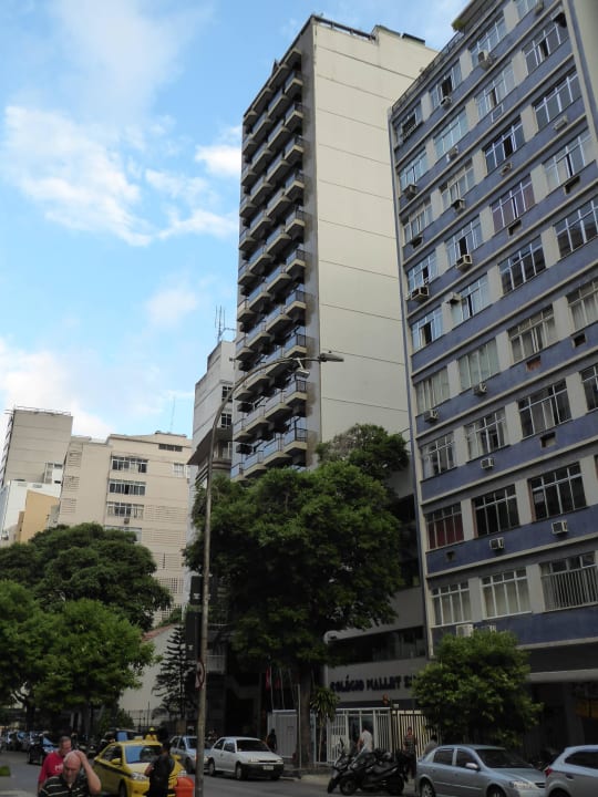 Straßenfront Hotel Augustos Copacabana