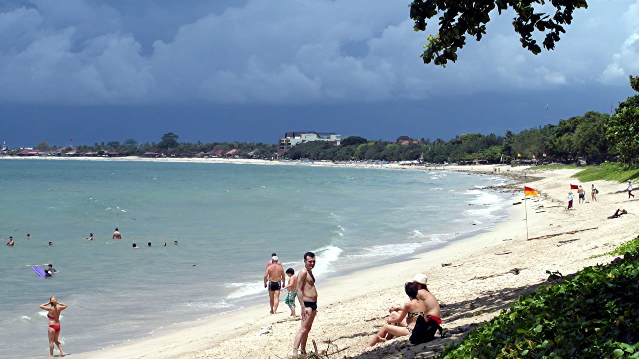 Strand, Richtung Flughafen InterContinental Bali Resort
