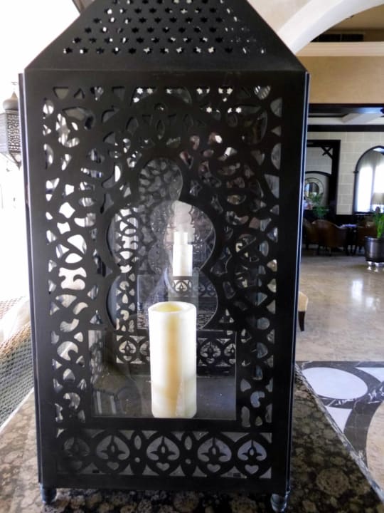 Bei der Rezeption Jaz Dar EL Madina