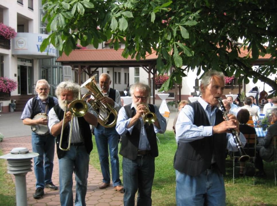 Band im Biergarten Hotel Wolfringmühle