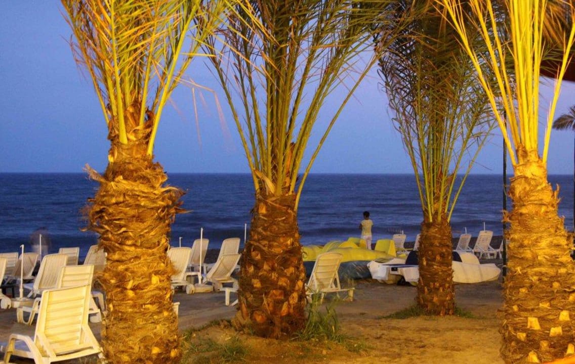 Der Strand in der Dämmerung Hotel Yetkin