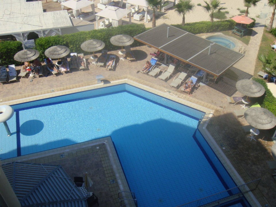 Pool Tasia Maris Gardens