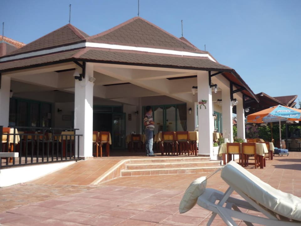 Restaurant aussen Hotel Rebin Beach