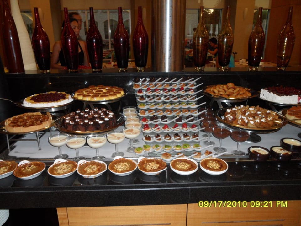 Teil des Dessertbuffets Radisson Blu Resort & Spa Cesme