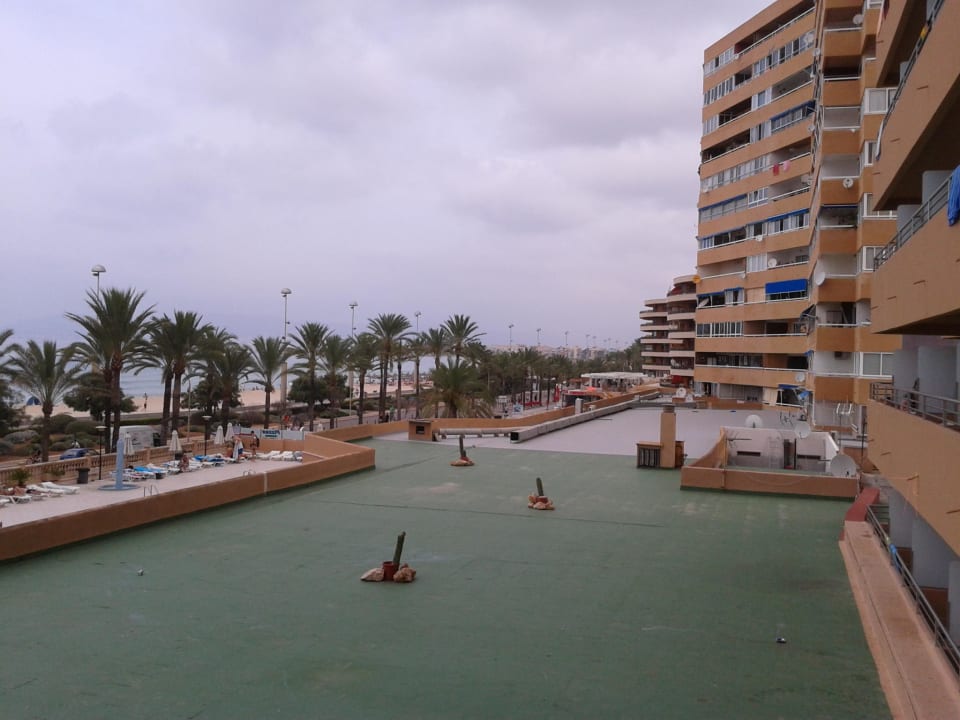 Auf dem Balkon - Richtung Hotel nach rechts allsun Hotel Pil-lari Playa