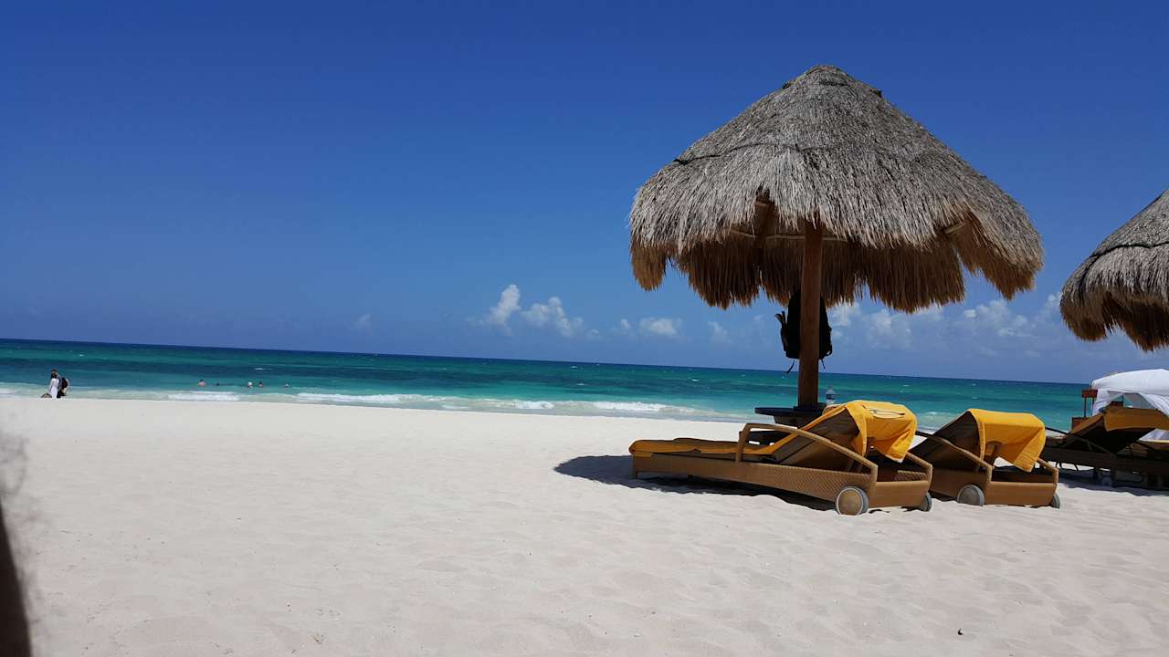 Viel Platz und Ruhe am Hotelstrand JOIA Paraiso by Iberostar