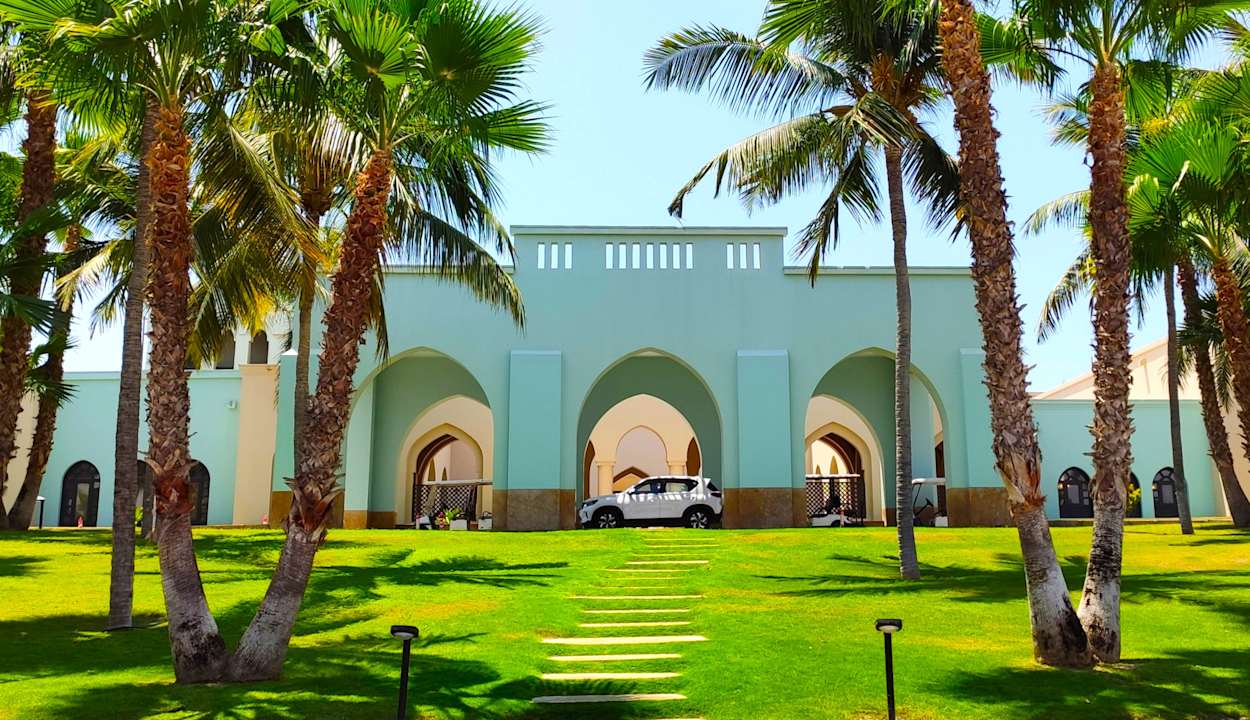 Lobby Salalah Rotana Resort