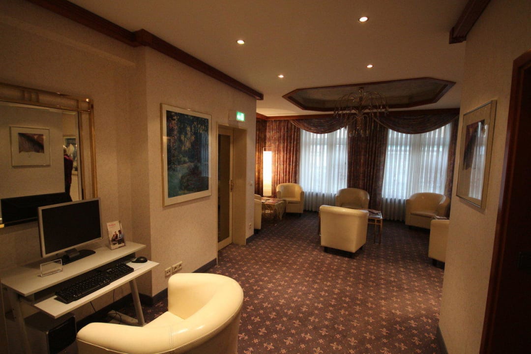 PC Corner in der Lobby Ringhotel Loew's Merkur