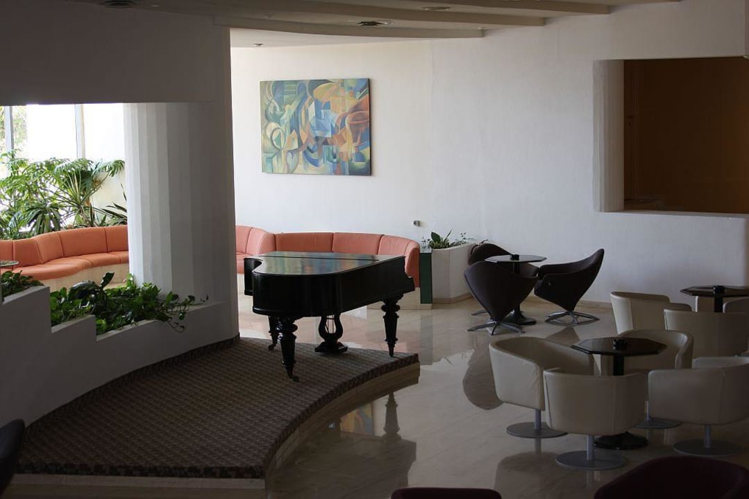 In der Empfangshalle  Olympic Palace Resort Hotel & Convention Center